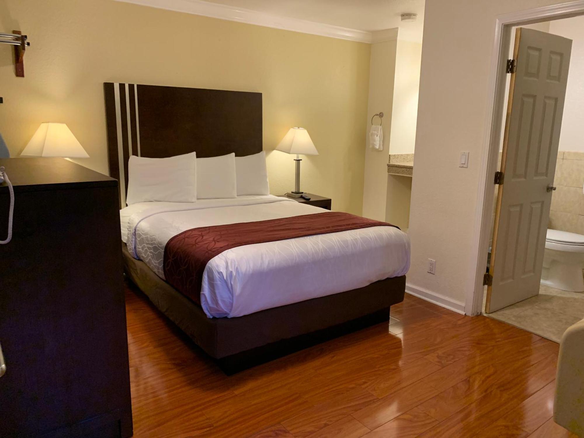 Queen Room,1210283443:JPEG