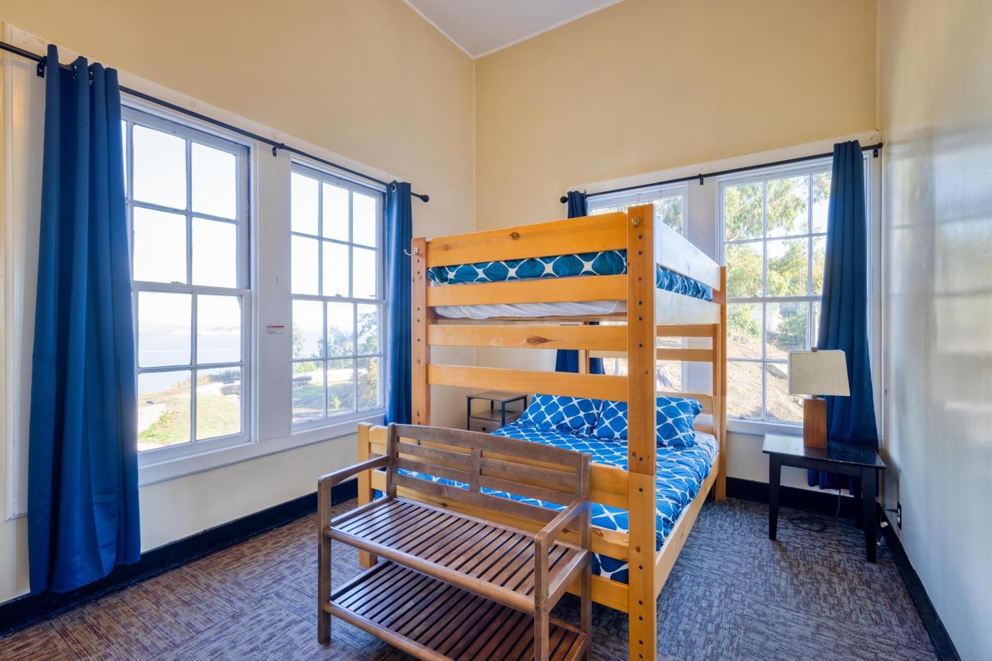 Private 3-Person Room