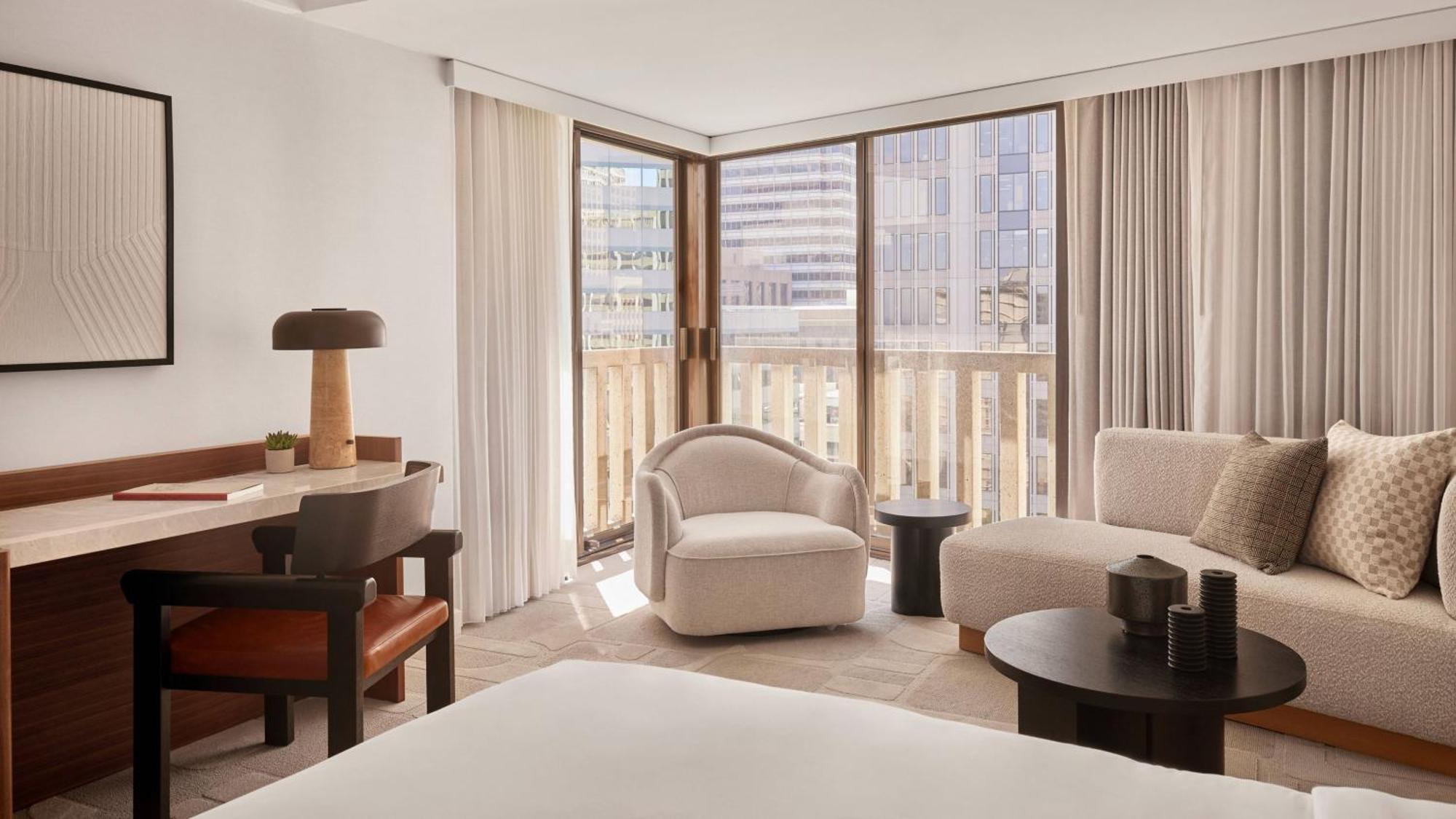 Jay Signature King Room with City View