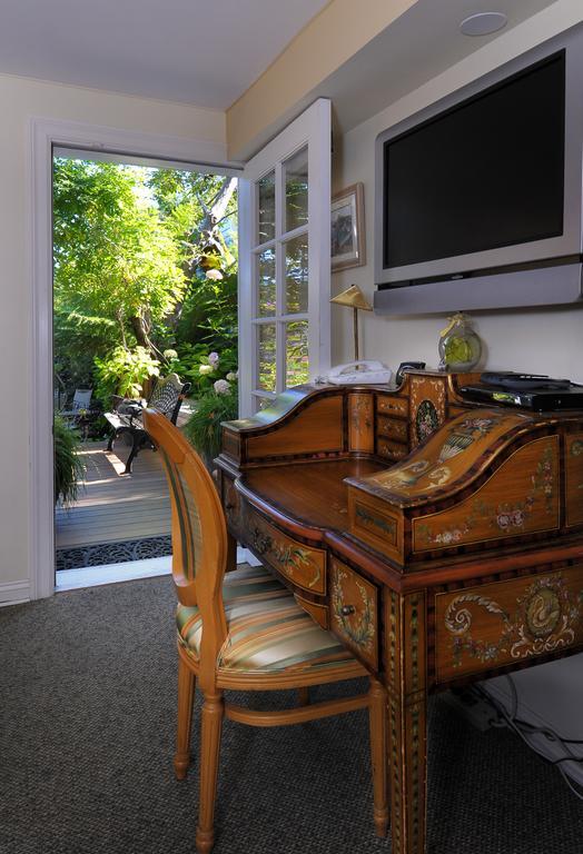 Junior Suite with Garden View