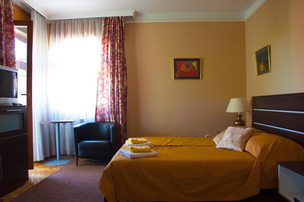 Standard King Room