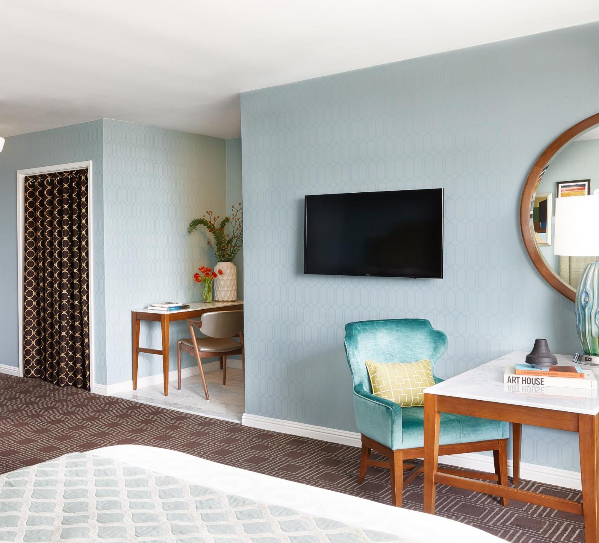 Deluxe King Room - Disability Access