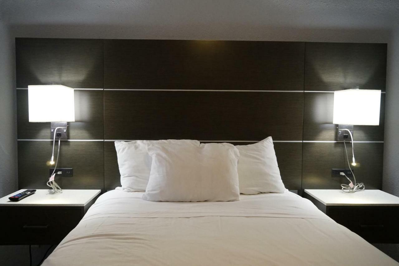Standard Double Room with Shared Bathroom