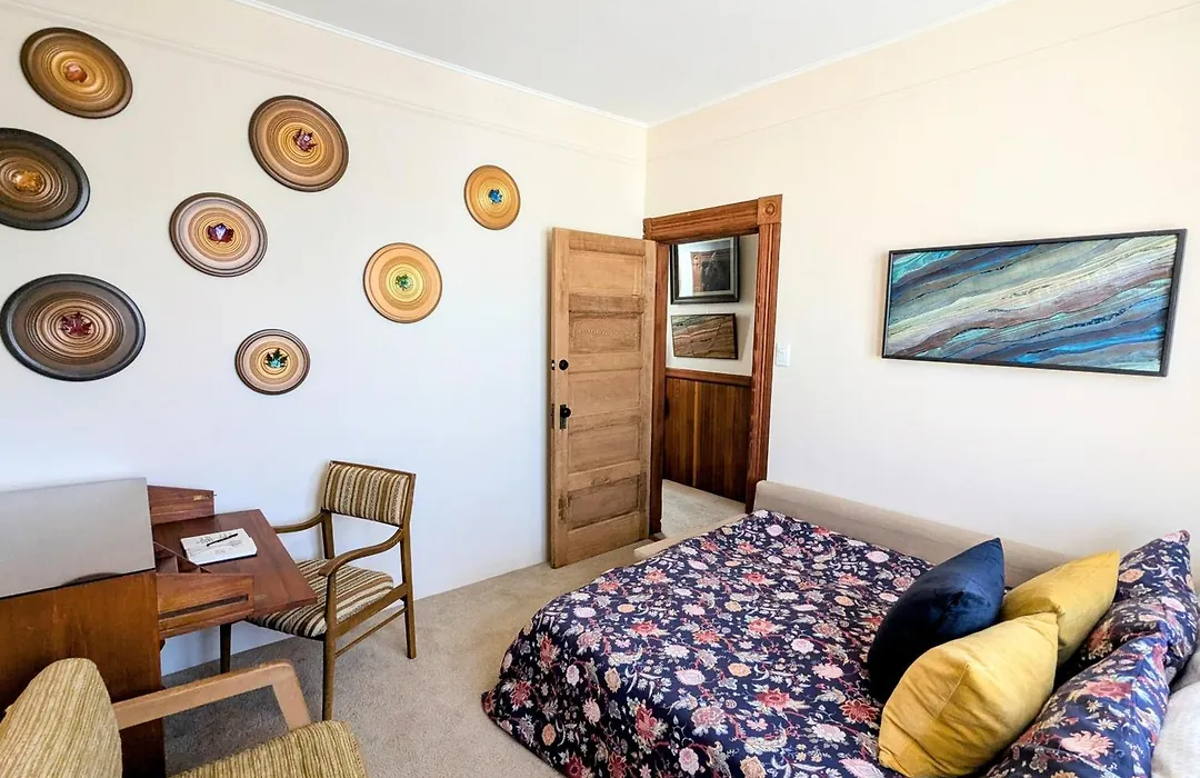 Perfect Location - 4Bd,1Ba - Restored Redwood Home-1