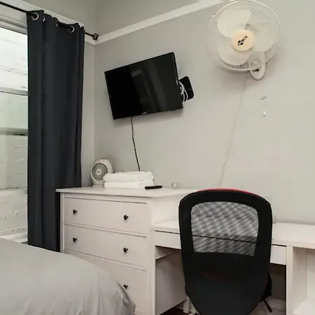 Blue Hotel-3