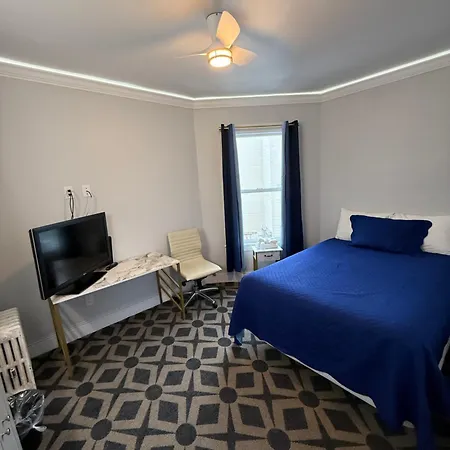 Twin Peaks Hotel-2