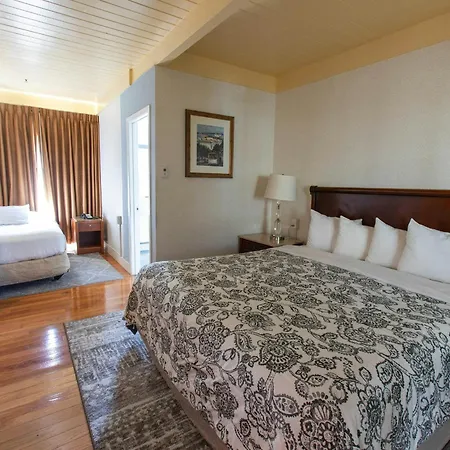 Pacific Heights Inn-3